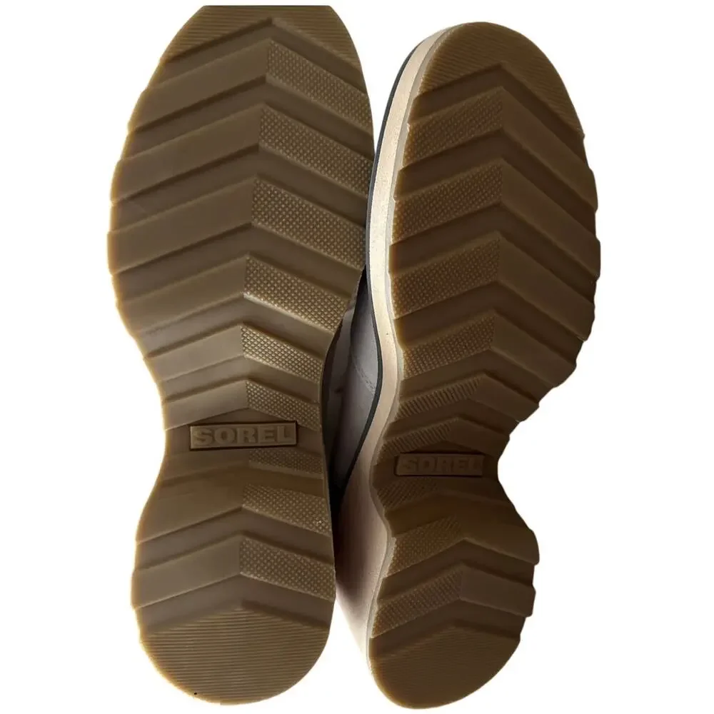 Sorel Hi-line Waterproof Chelsea Boot in Chalk / Ceramic Size 8.5